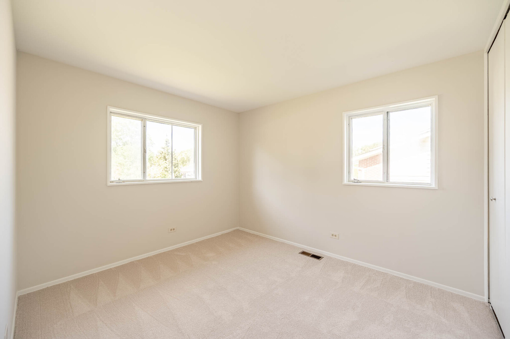 465 Westview Street Property Photo 7