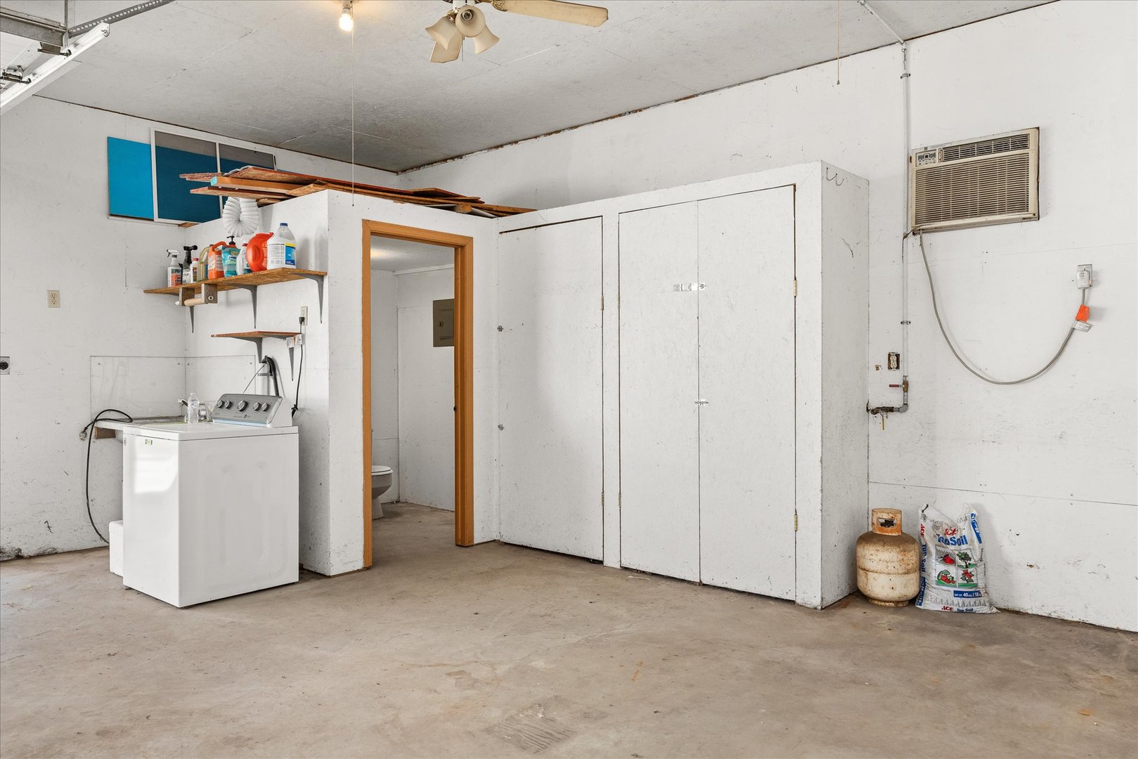139 W 2nd Street Property Photo 30