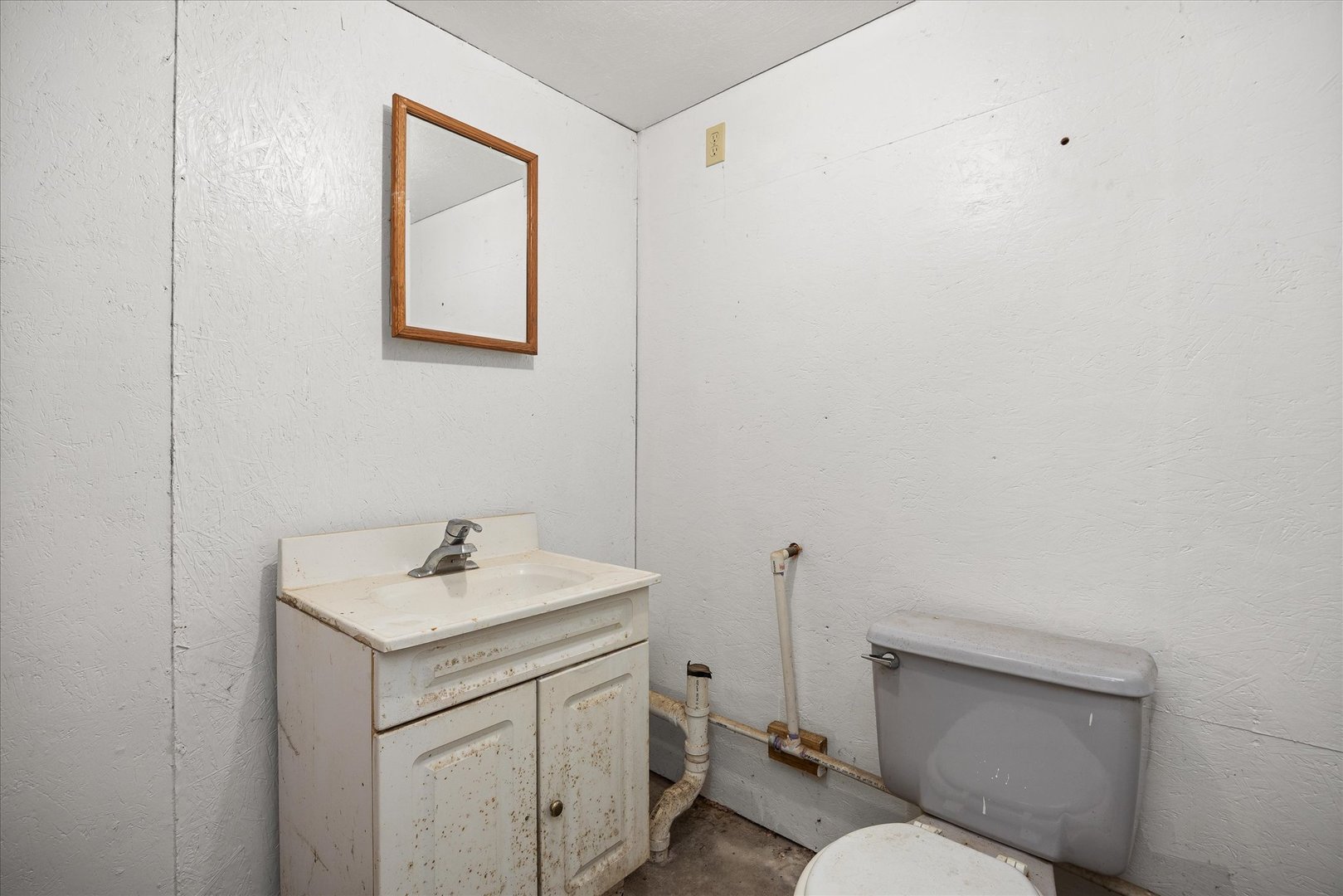 139 W 2nd Street Property Photo 31