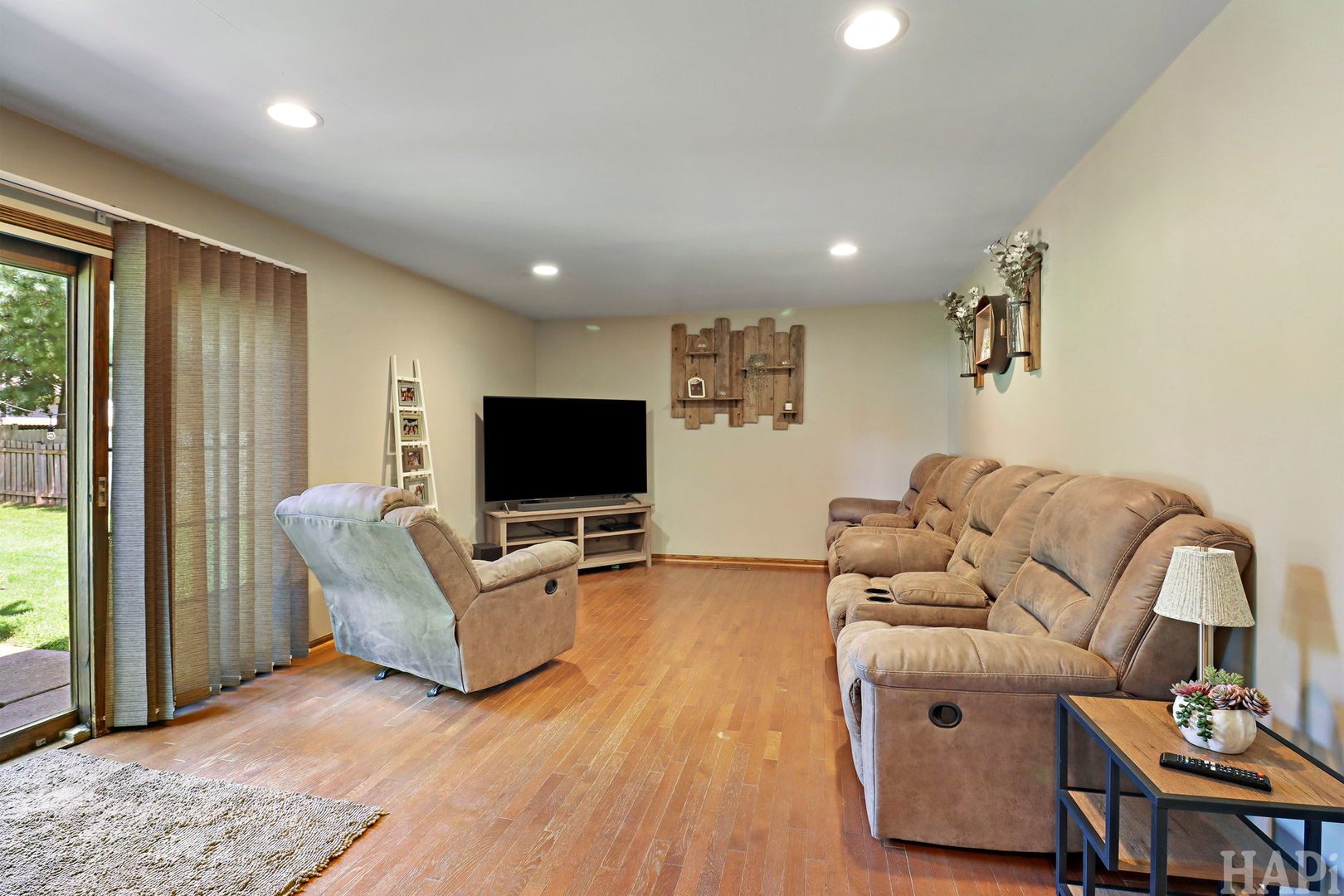 1109 Hollywood Boulevard Property Photo 8