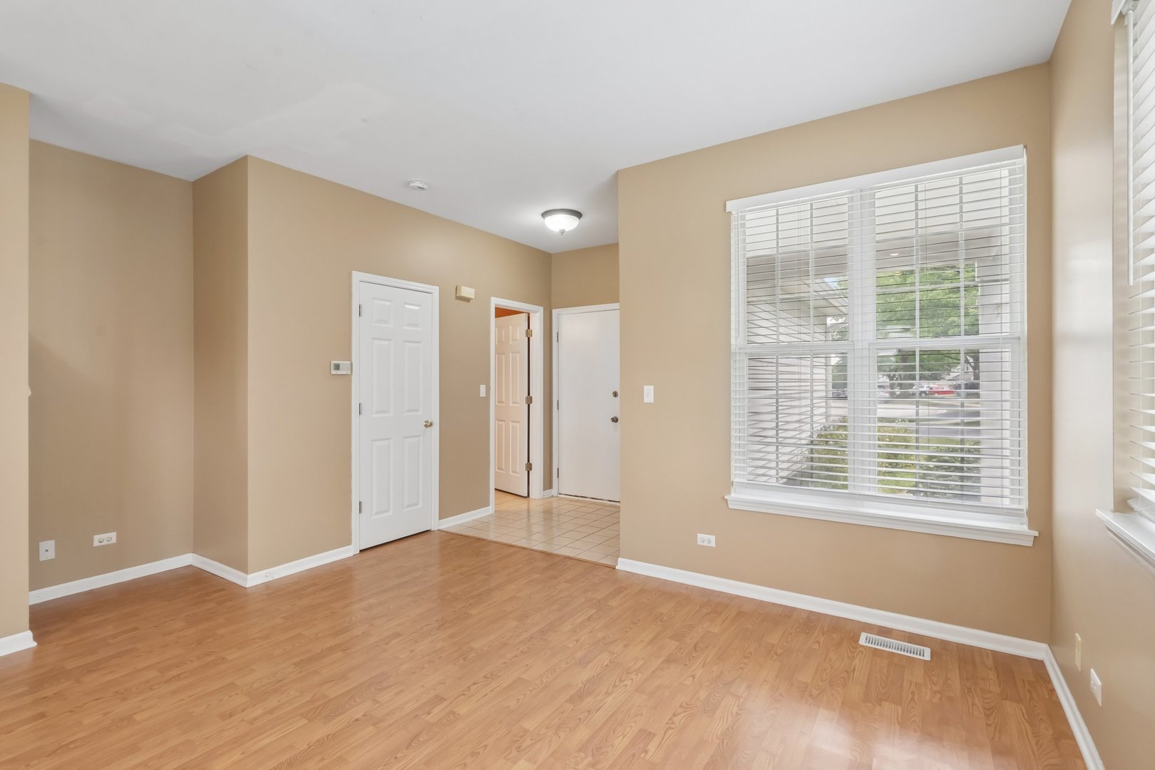 2986 Waters Edge Circle Property Photo 5
