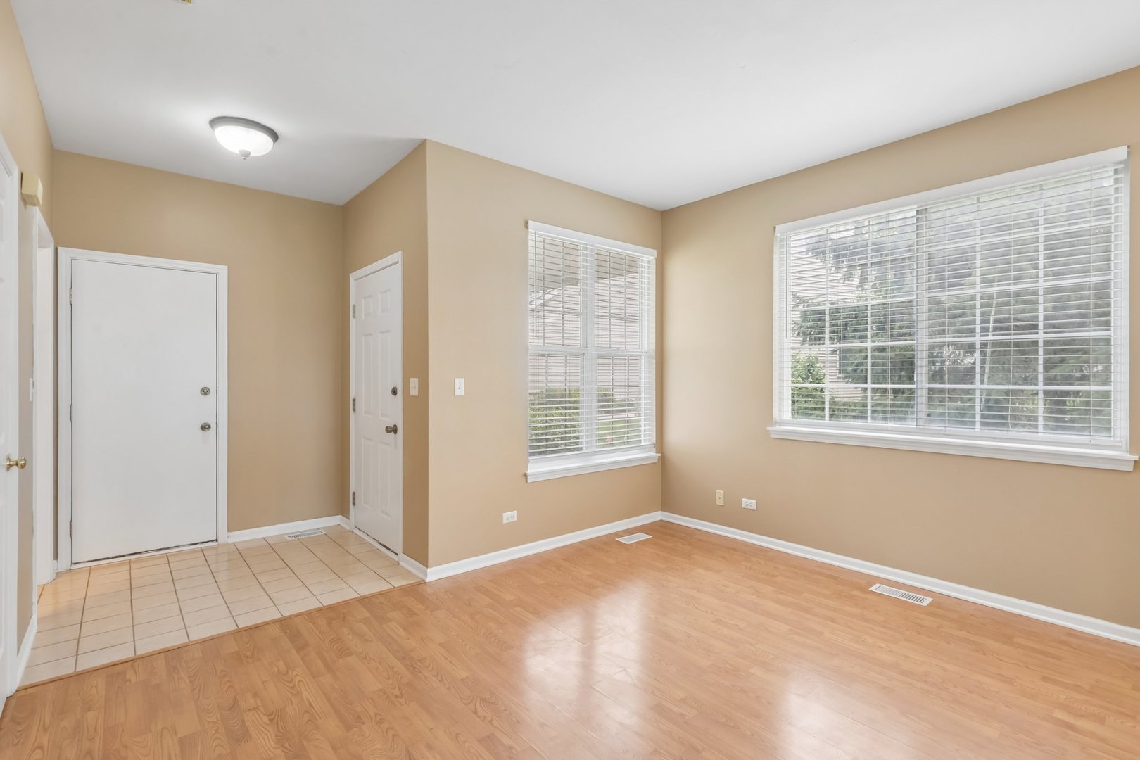 2986 Waters Edge Circle Property Photo 6