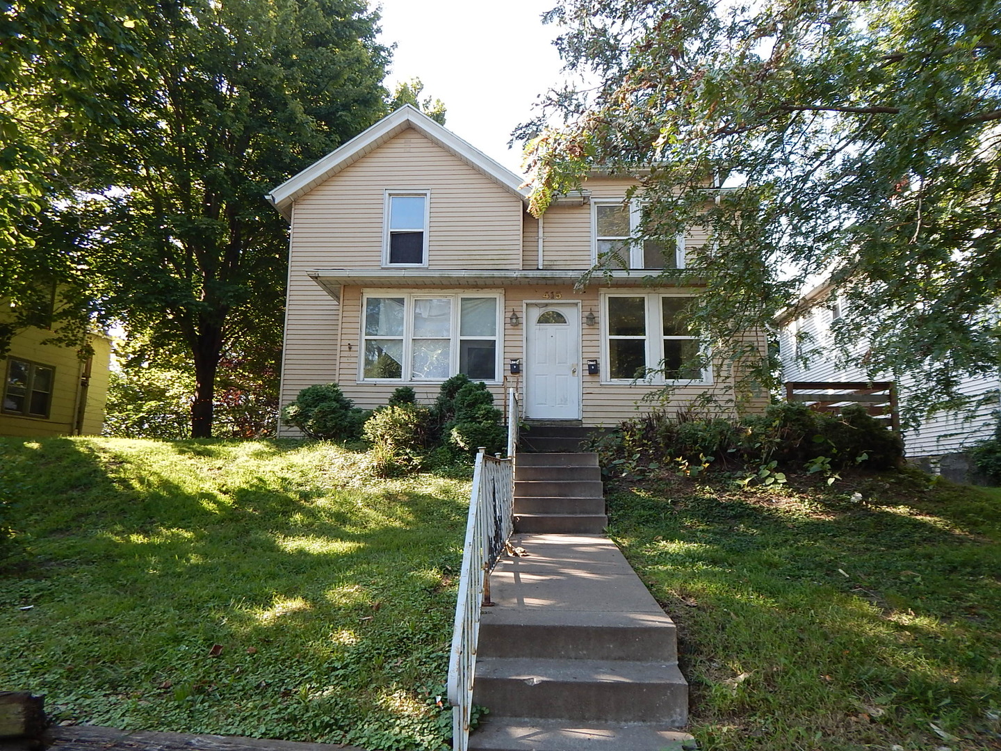 415 E 7th Street Property Photo 1