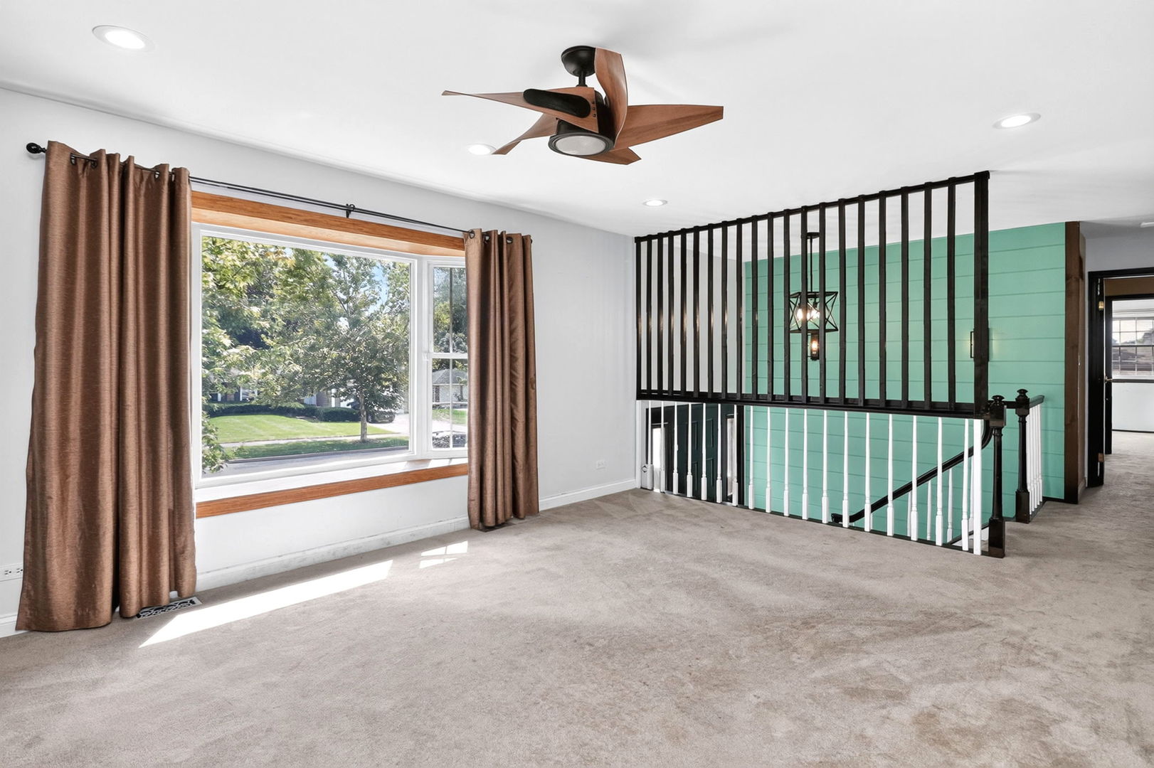 215 Edgebrook Drive Property Photo 3