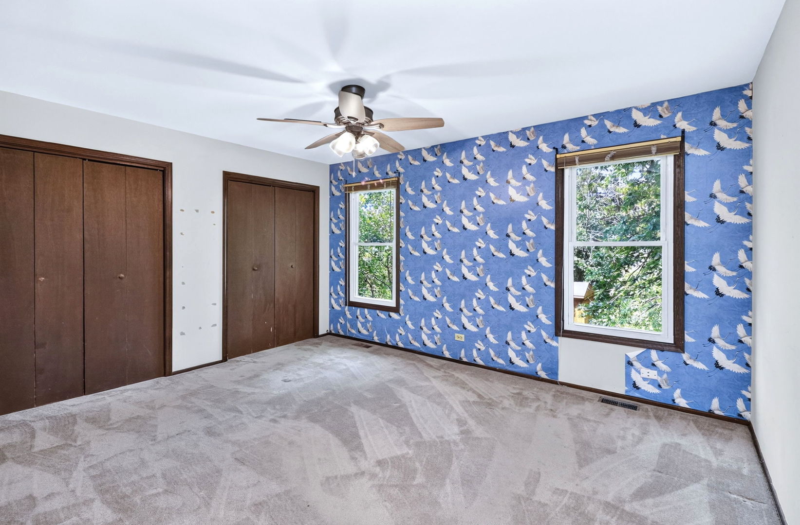 215 Edgebrook Drive Property Photo 10