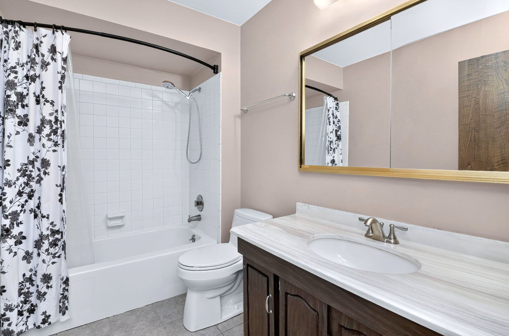 215 Edgebrook Drive Property Photo 12