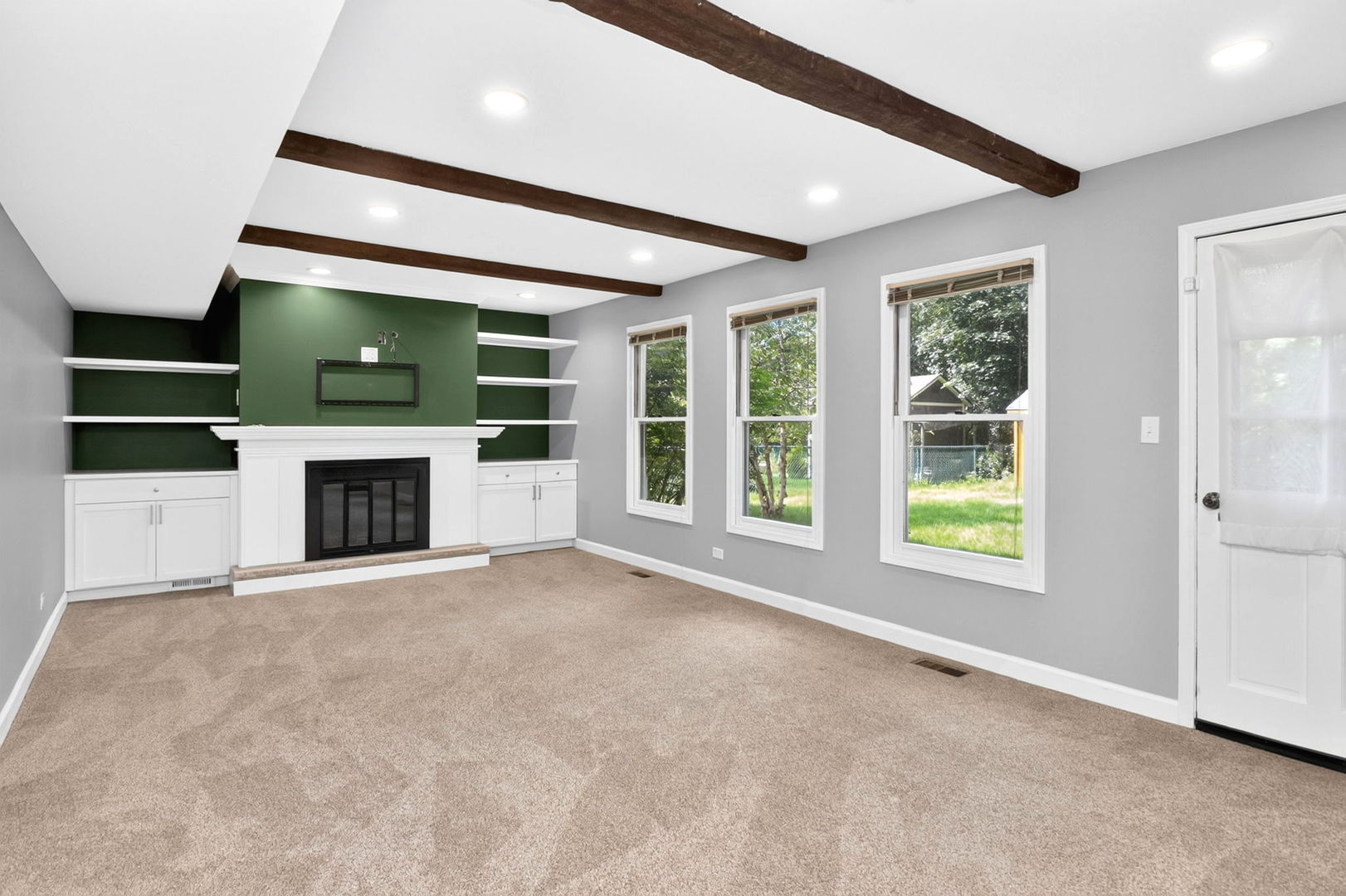 215 Edgebrook Drive Property Photo 13