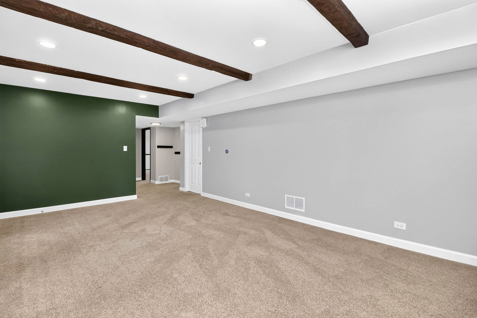 215 Edgebrook Drive Property Photo 14