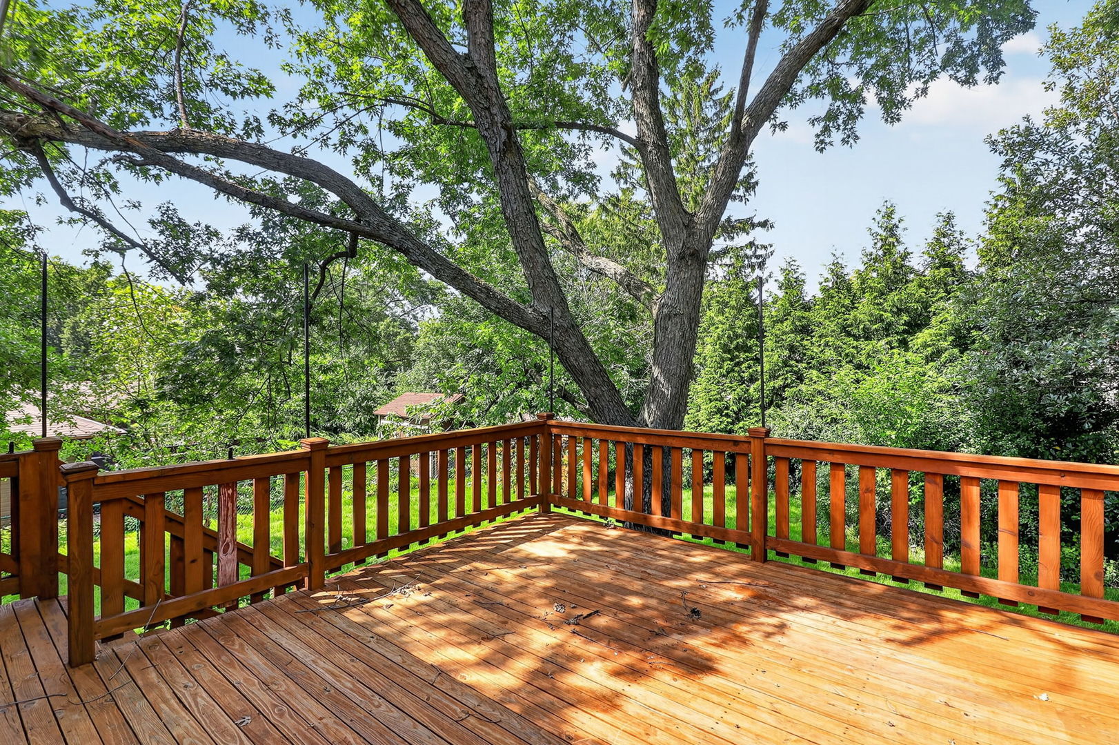 215 Edgebrook Drive Property Photo 17