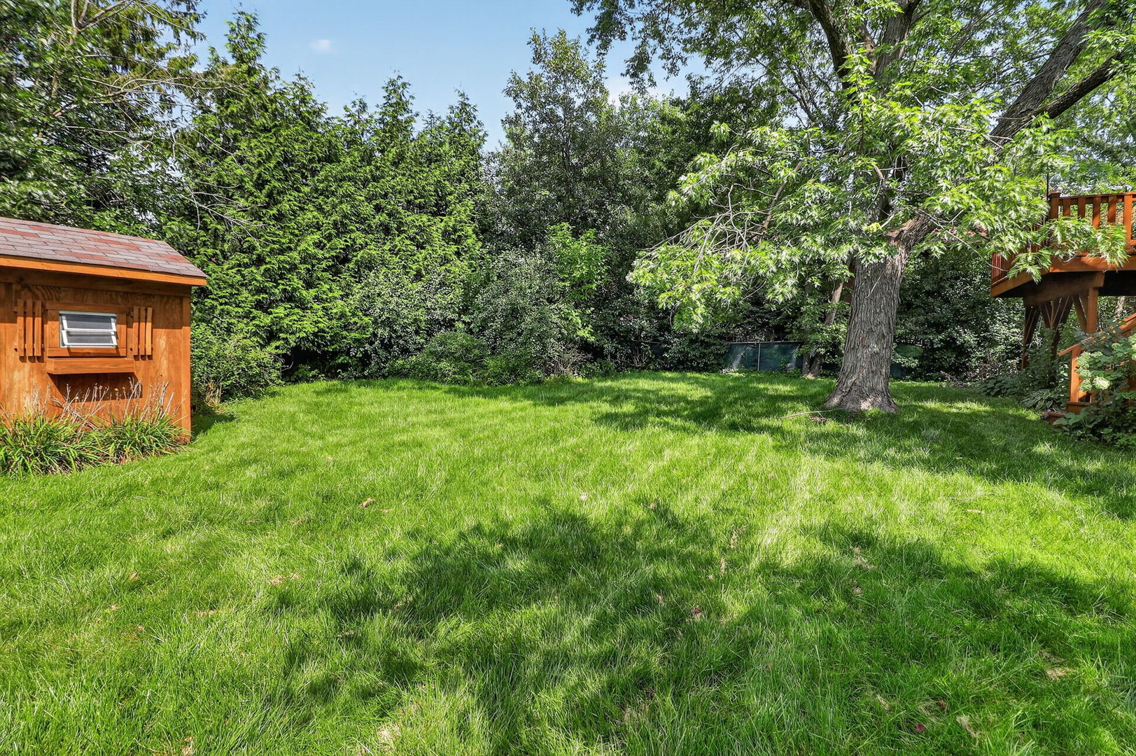 215 Edgebrook Drive Property Photo 18
