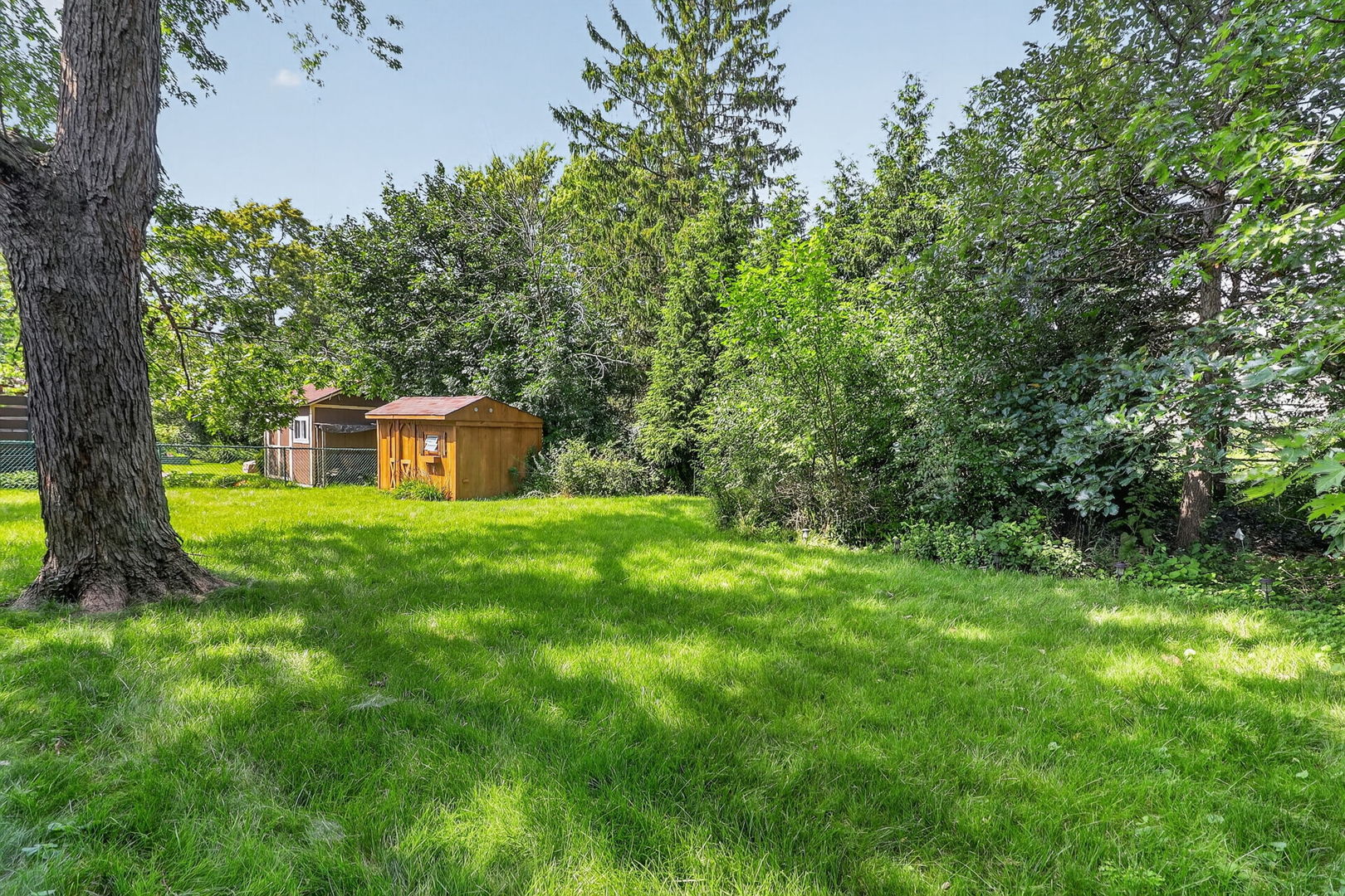 215 Edgebrook Drive Property Photo 19