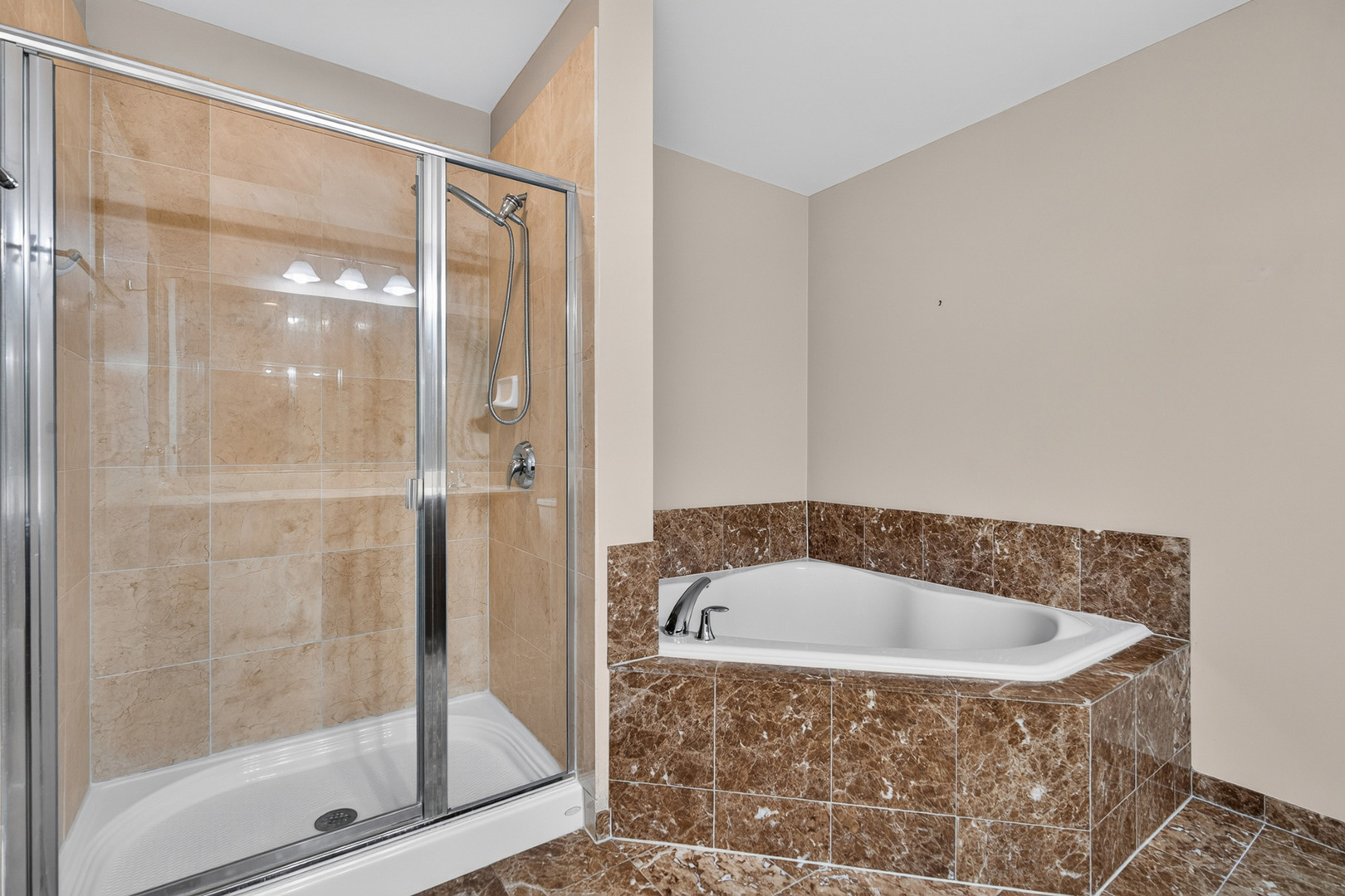1515 S Prairie Avenue 506 Property Photo 13