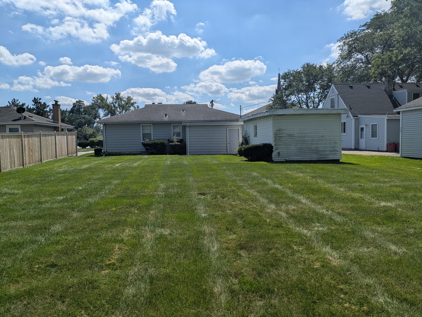 189 E Madison Street Property Photo 5
