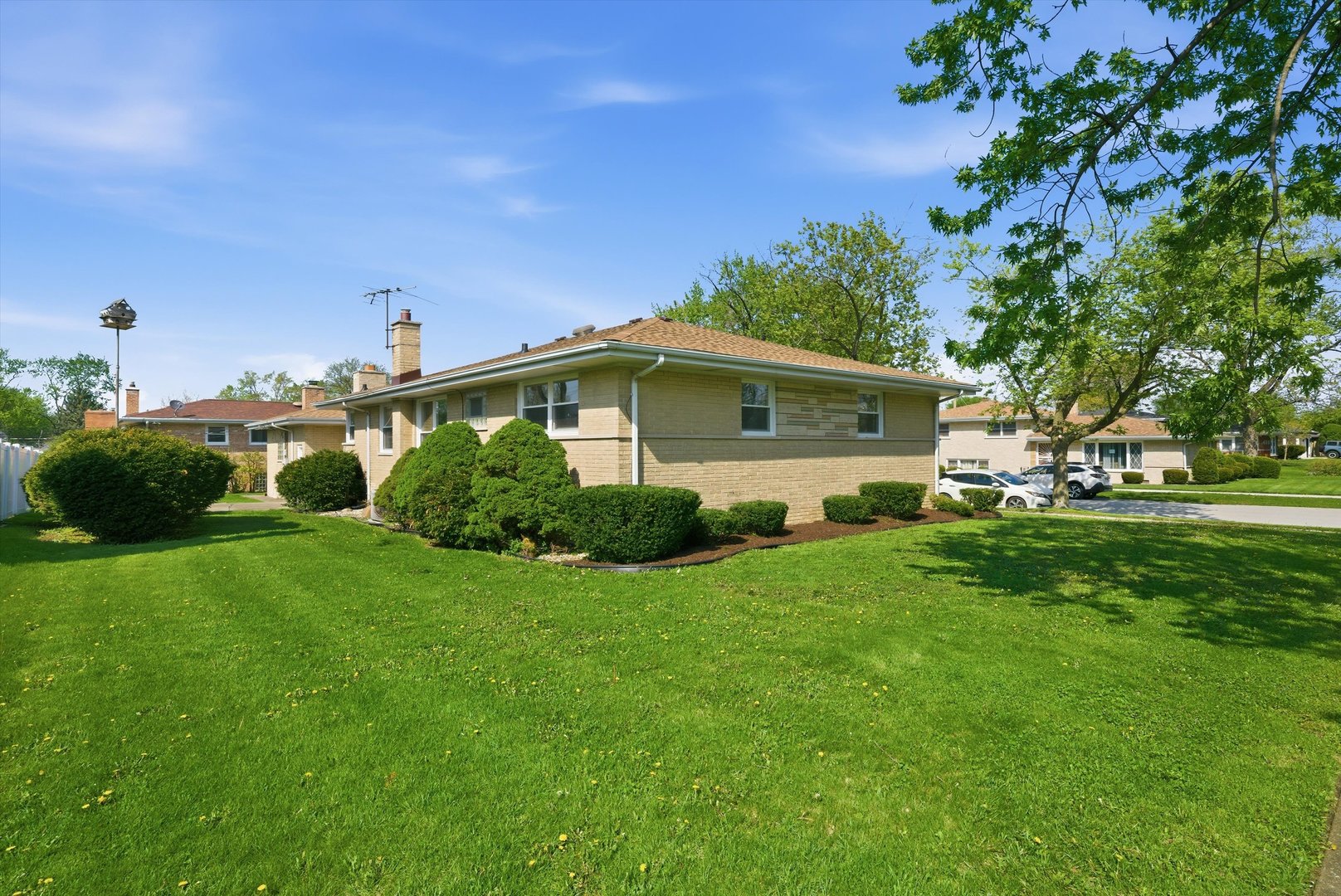 16560 Greenwood Avenue Property Photo 4