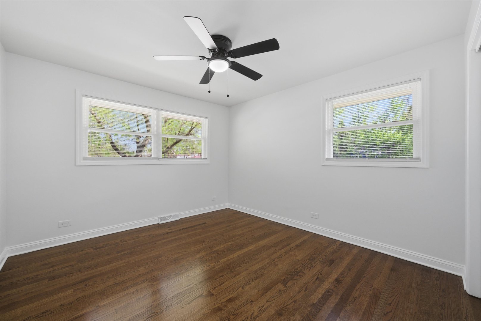 16560 Greenwood Avenue Property Photo 25