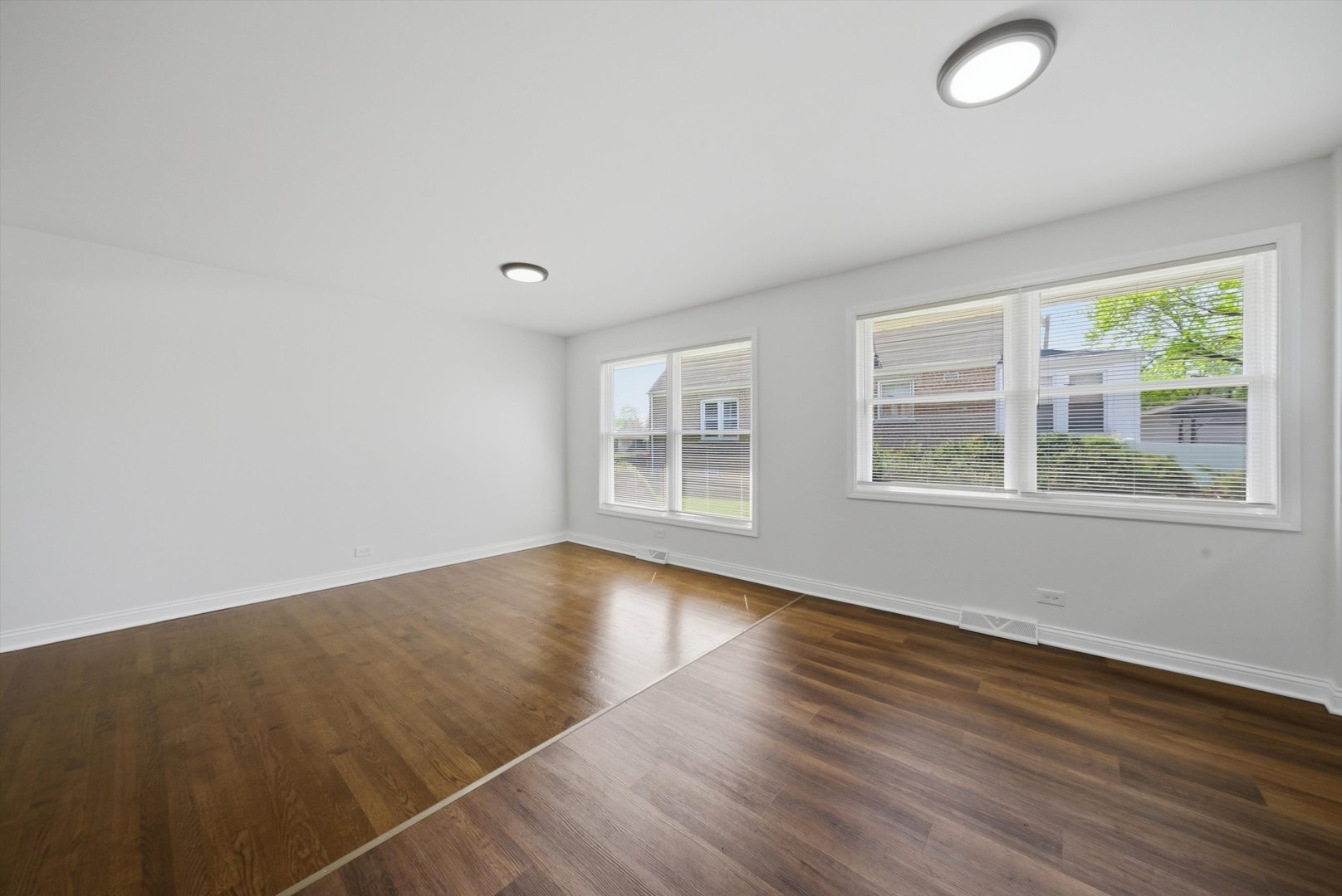 16560 Greenwood Avenue Property Photo 28