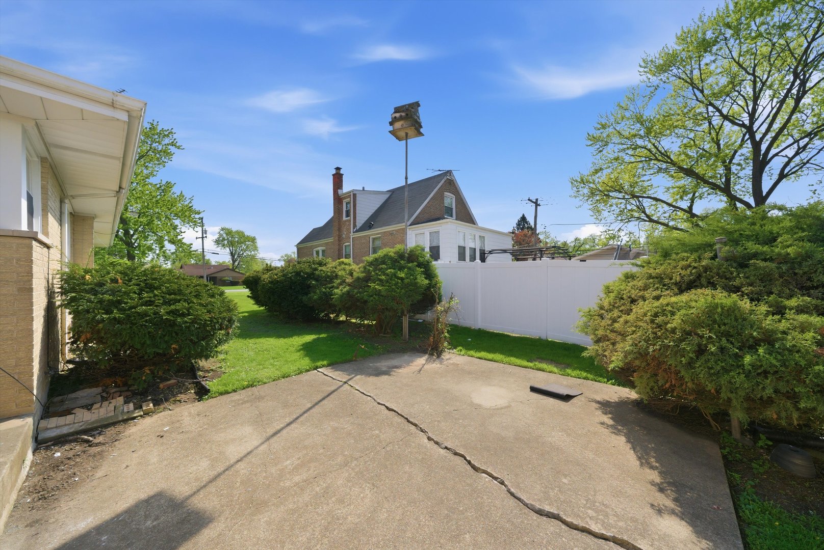 16560 Greenwood Avenue Property Photo 38