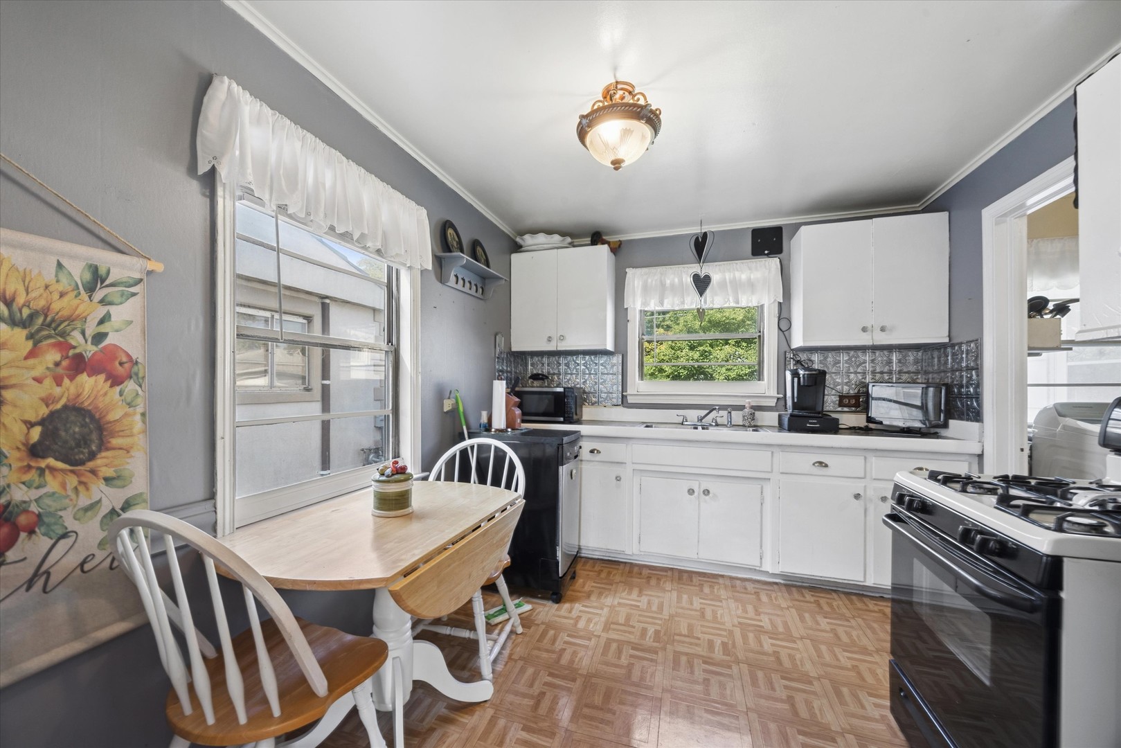 3922 Elm Avenue Property Photo 4
