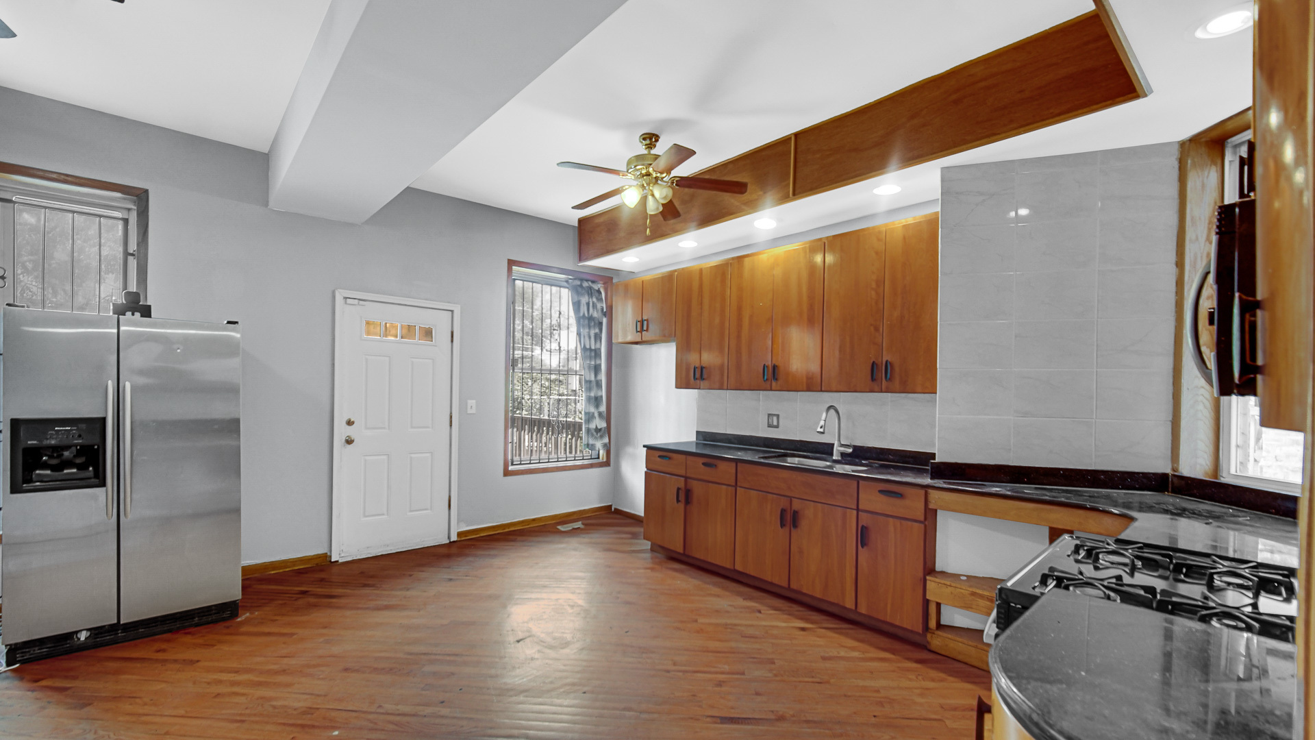 12742351 Property Photo 11
