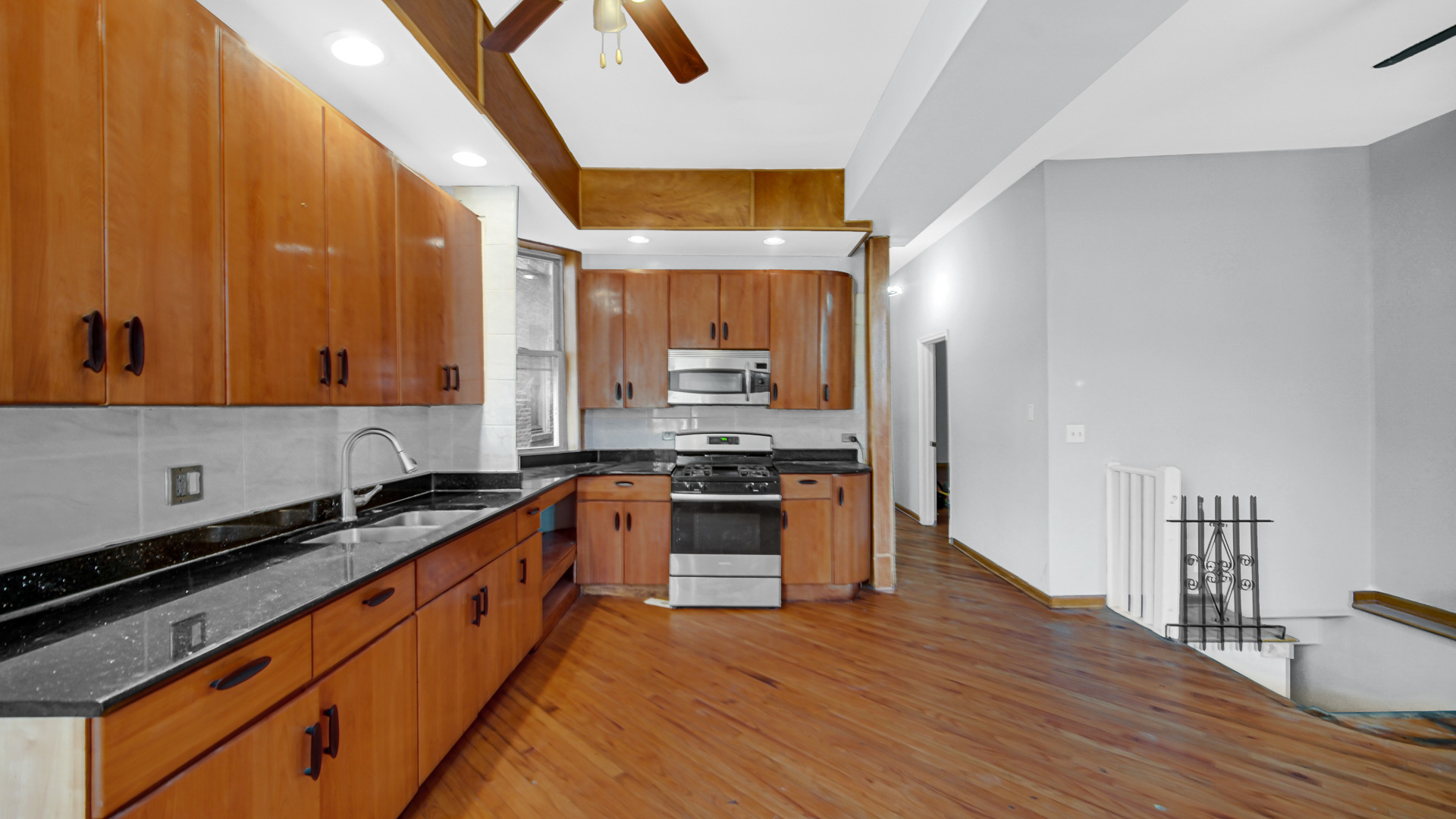 12742351 Property Photo 13