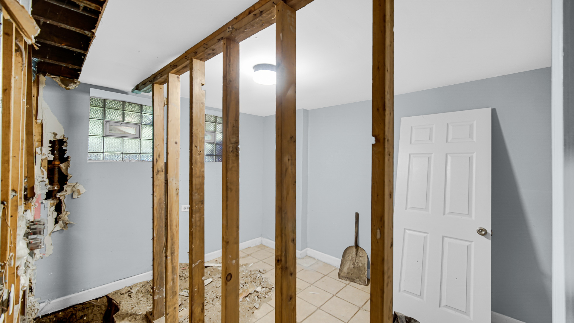 12742351 Property Photo 23