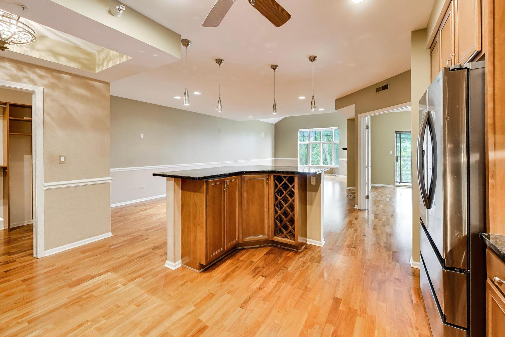 425 Village Green 508 Property Photo 8