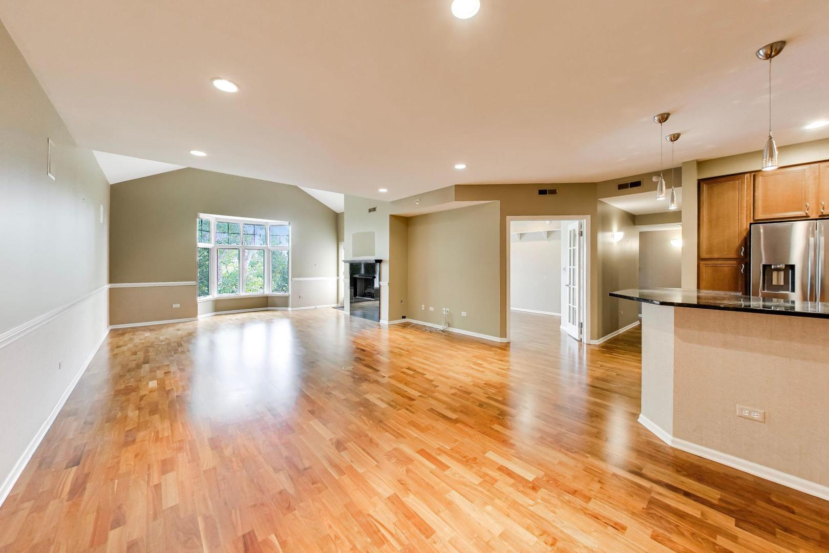 425 Village Green 508 Property Photo 11
