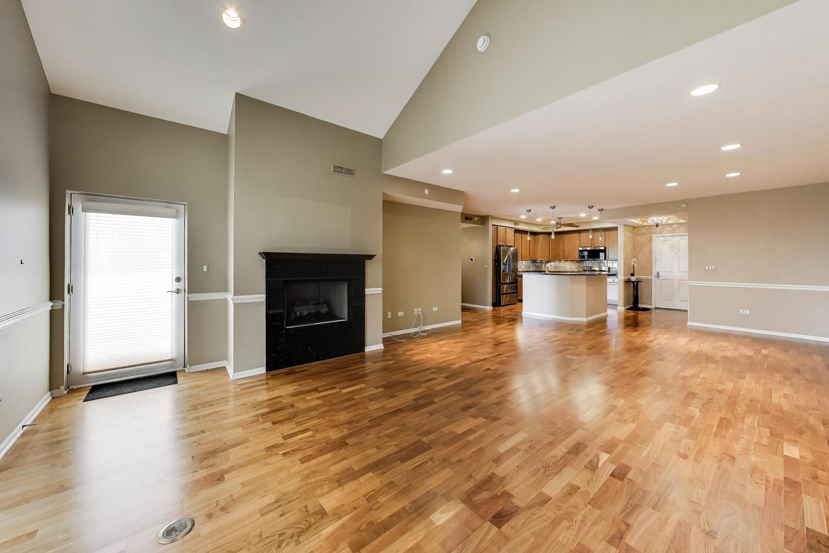 425 Village Green 508 Property Photo 12