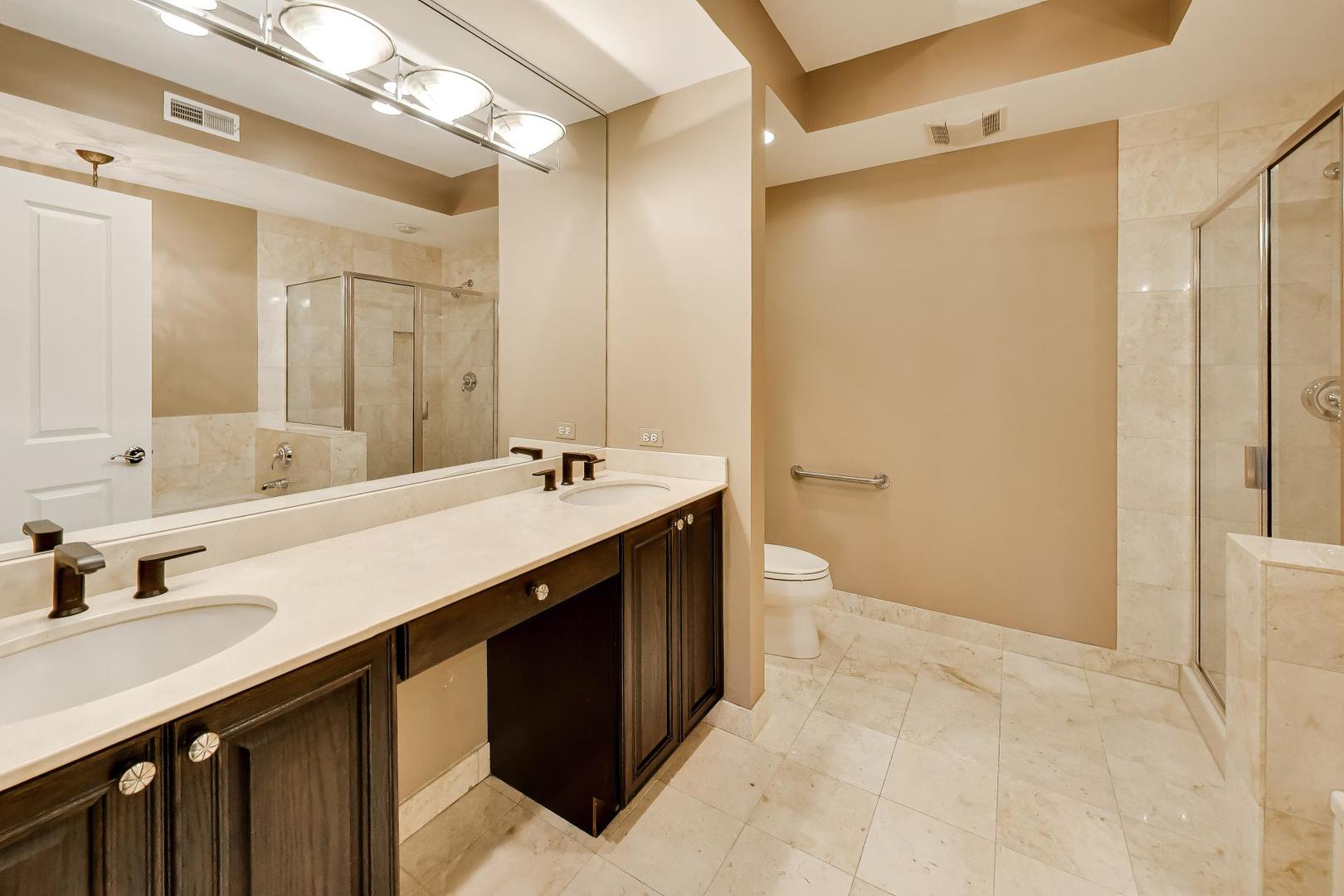 425 Village Green 508 Property Photo 20