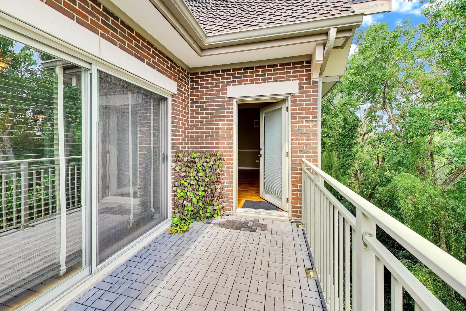 425 Village Green 508 Property Photo 26