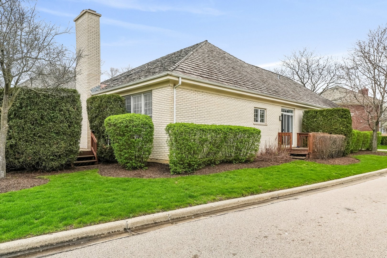 5 Middlesex Court Property Photo 4
