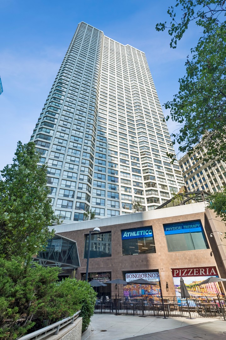 405 N WABASH Avenue 3403 Property Photo 1