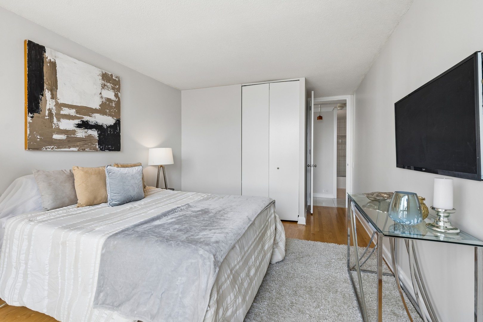 405 N Wabash Avenue 3403 Property Photo 14
