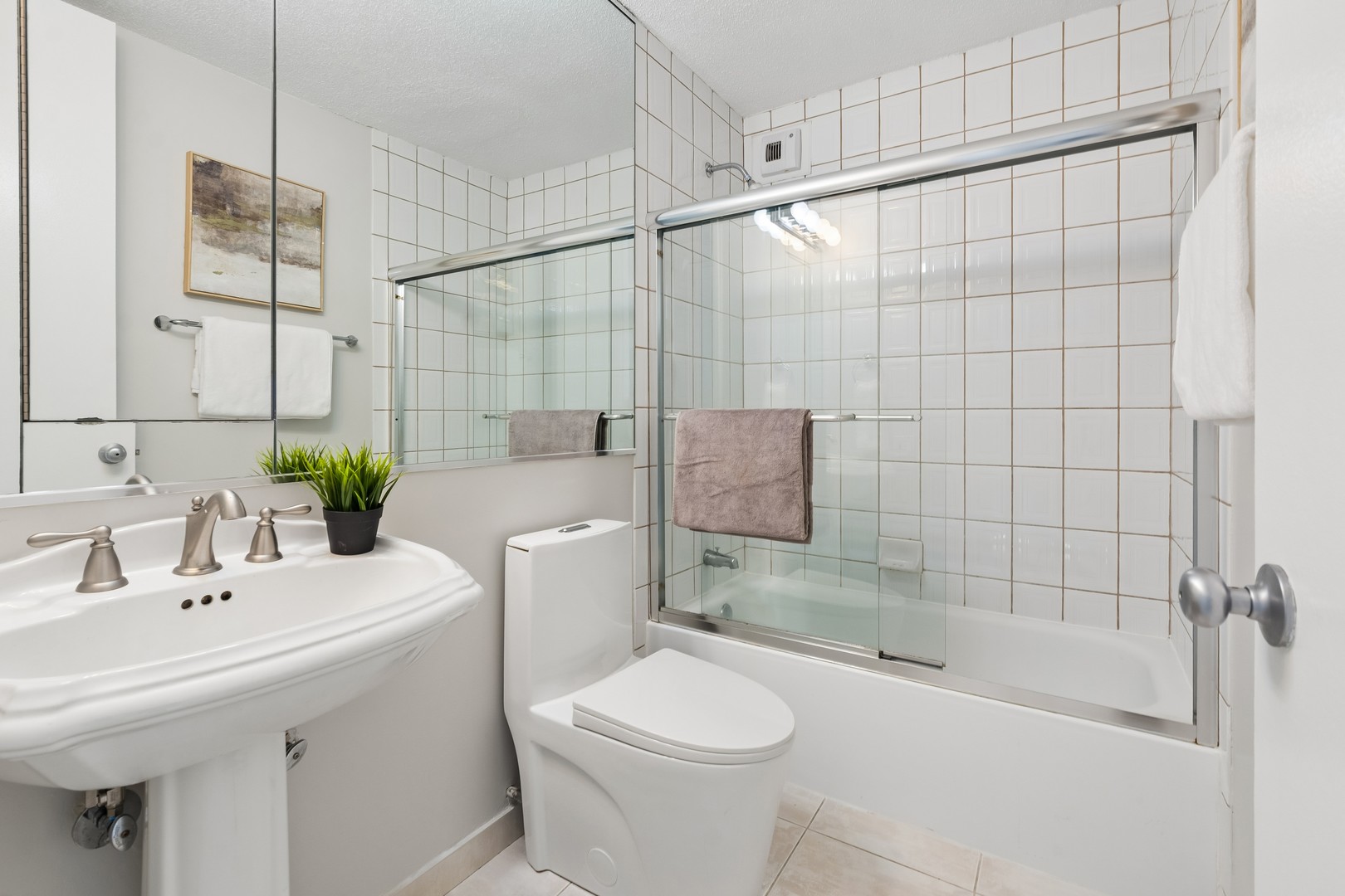 405 N Wabash Avenue 3403 Property Photo 15