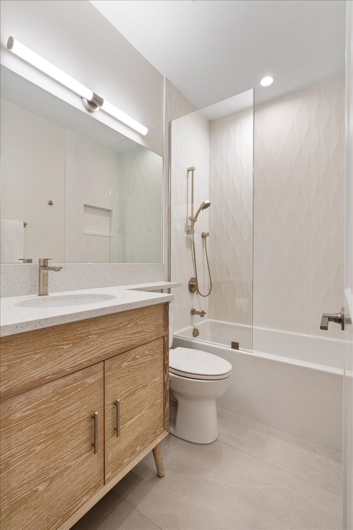 2023 W Augusta Boulevard 1w Property Photo 25