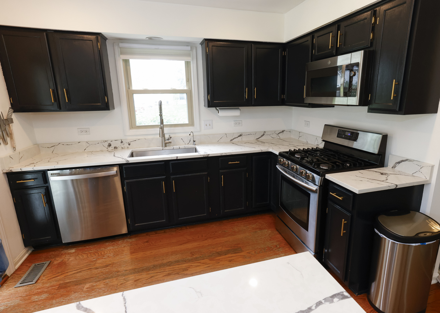 608 Thackeray Lane Property Photo 7