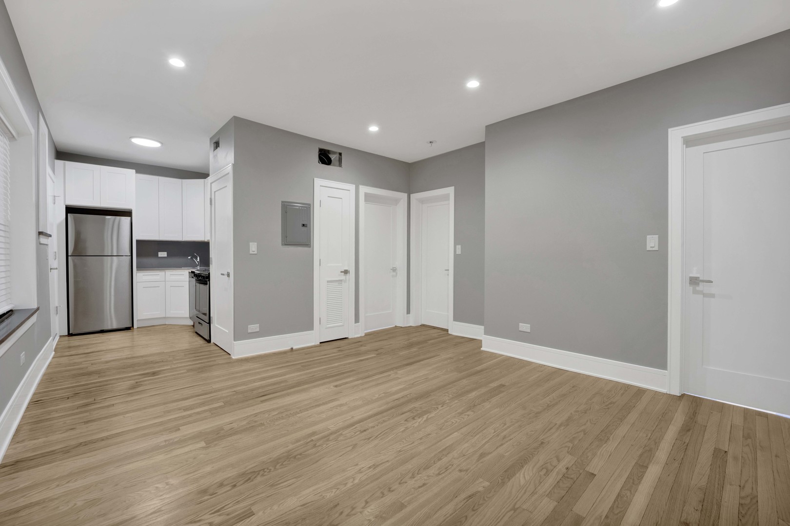6403 N Wayne Avenue 2c Property Photo 2