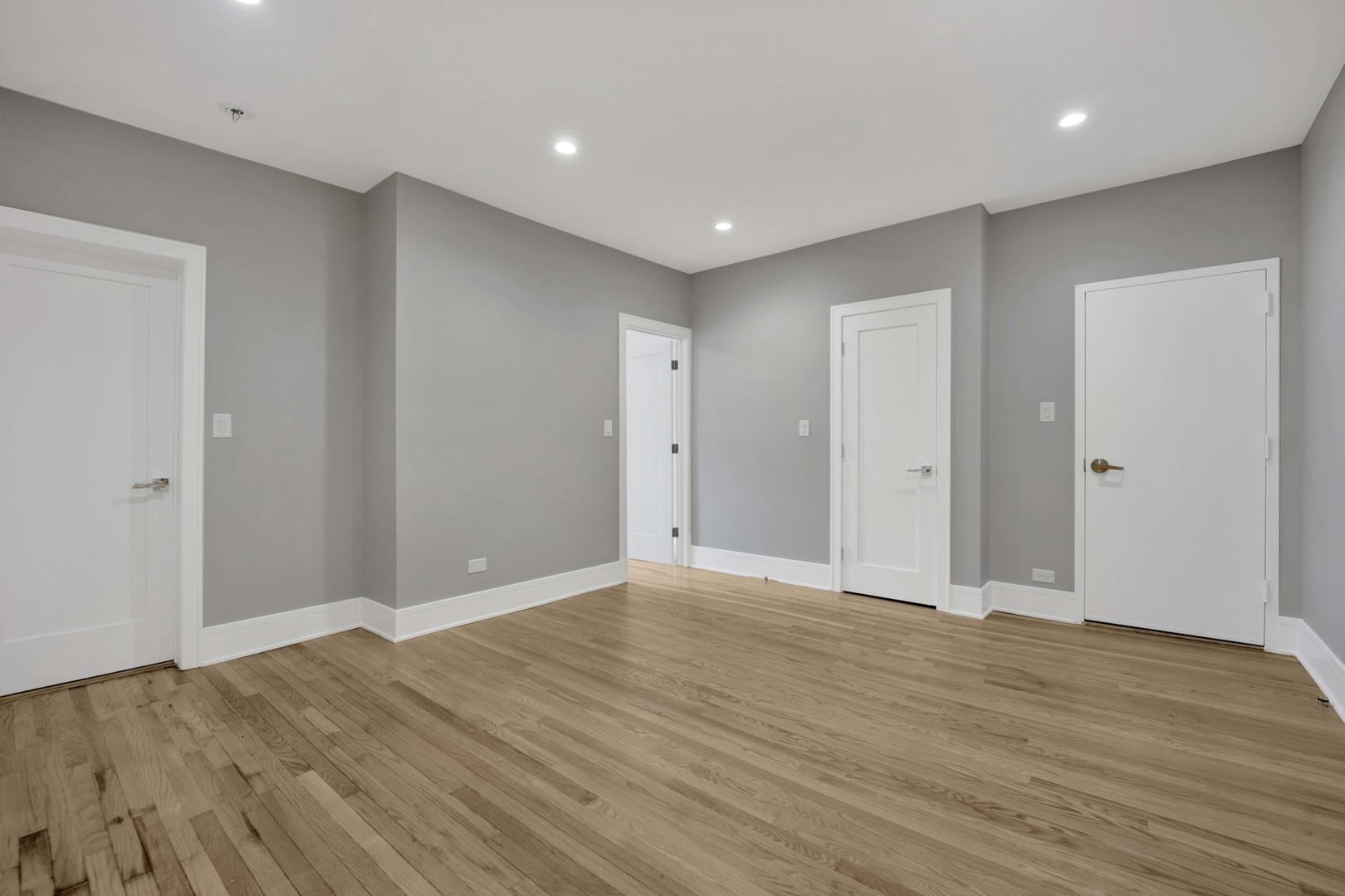 6403 N Wayne Avenue 2c Property Photo 5