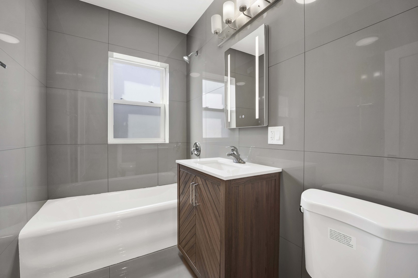 6403 N Wayne Avenue 2c Property Photo 12
