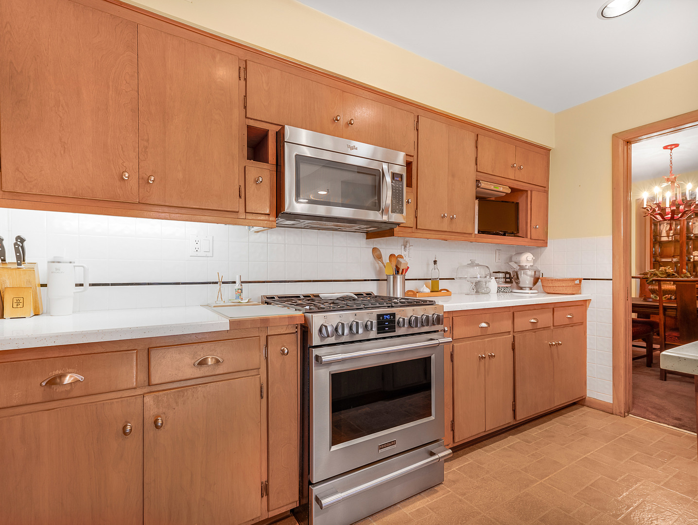 1121 S Aldine Avenue Property Photo 13