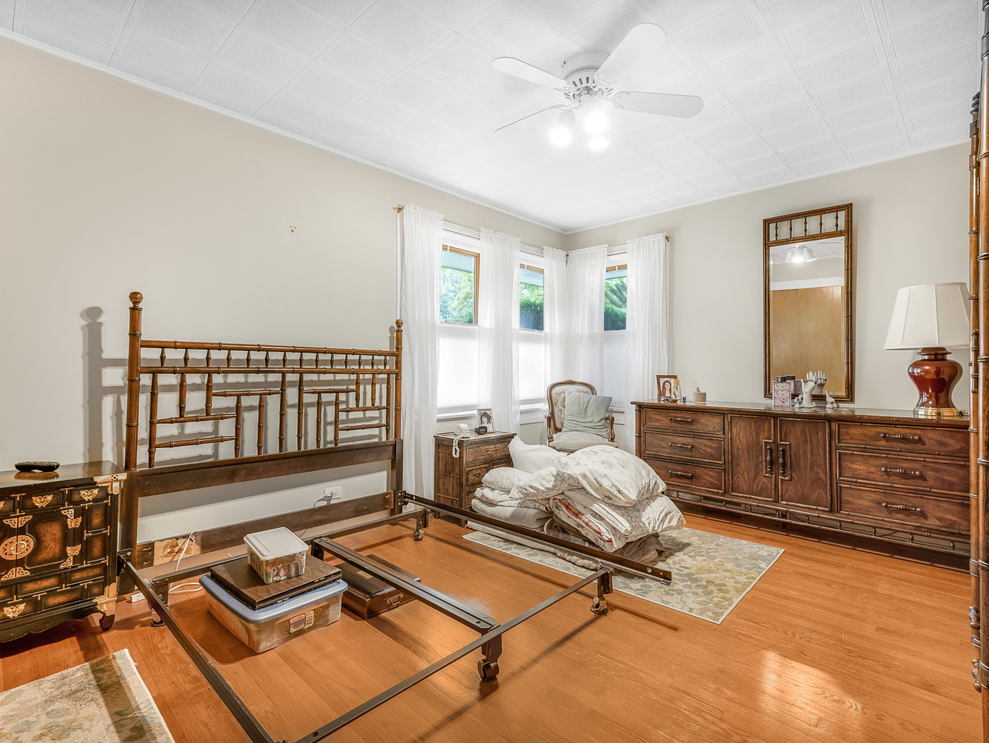 1121 S Aldine Avenue Property Photo 15