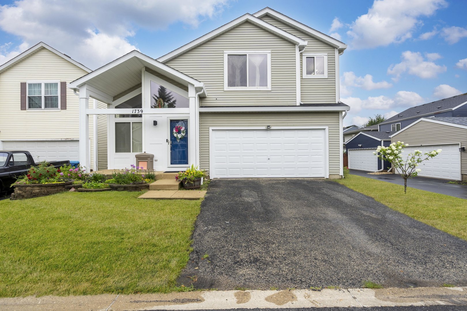 1739 Hickory Park Lane Property Photo 1