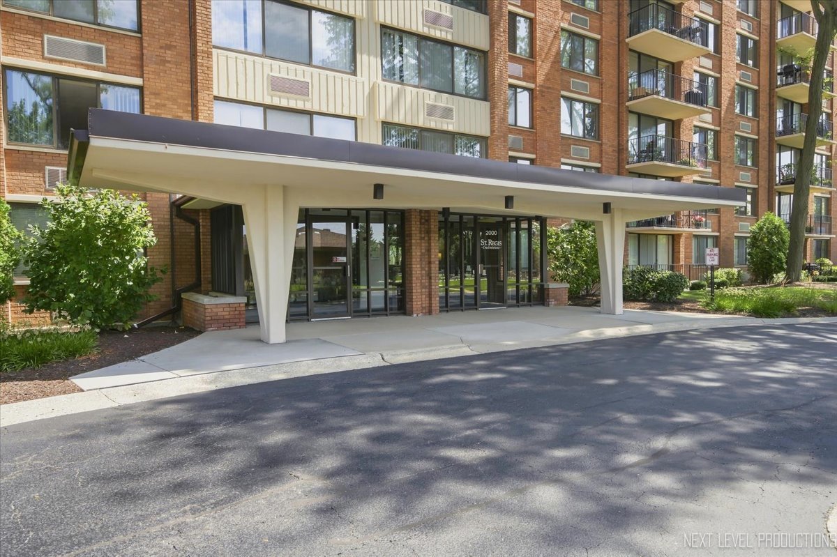 2000 Saint Regis Drive 6f Property Photo 2