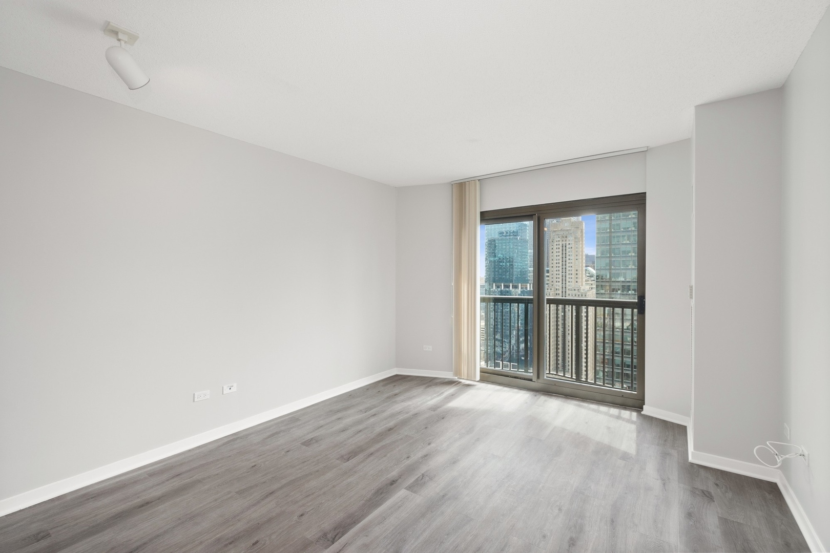 400 N La Salle Drive 3306 Property Photo 3