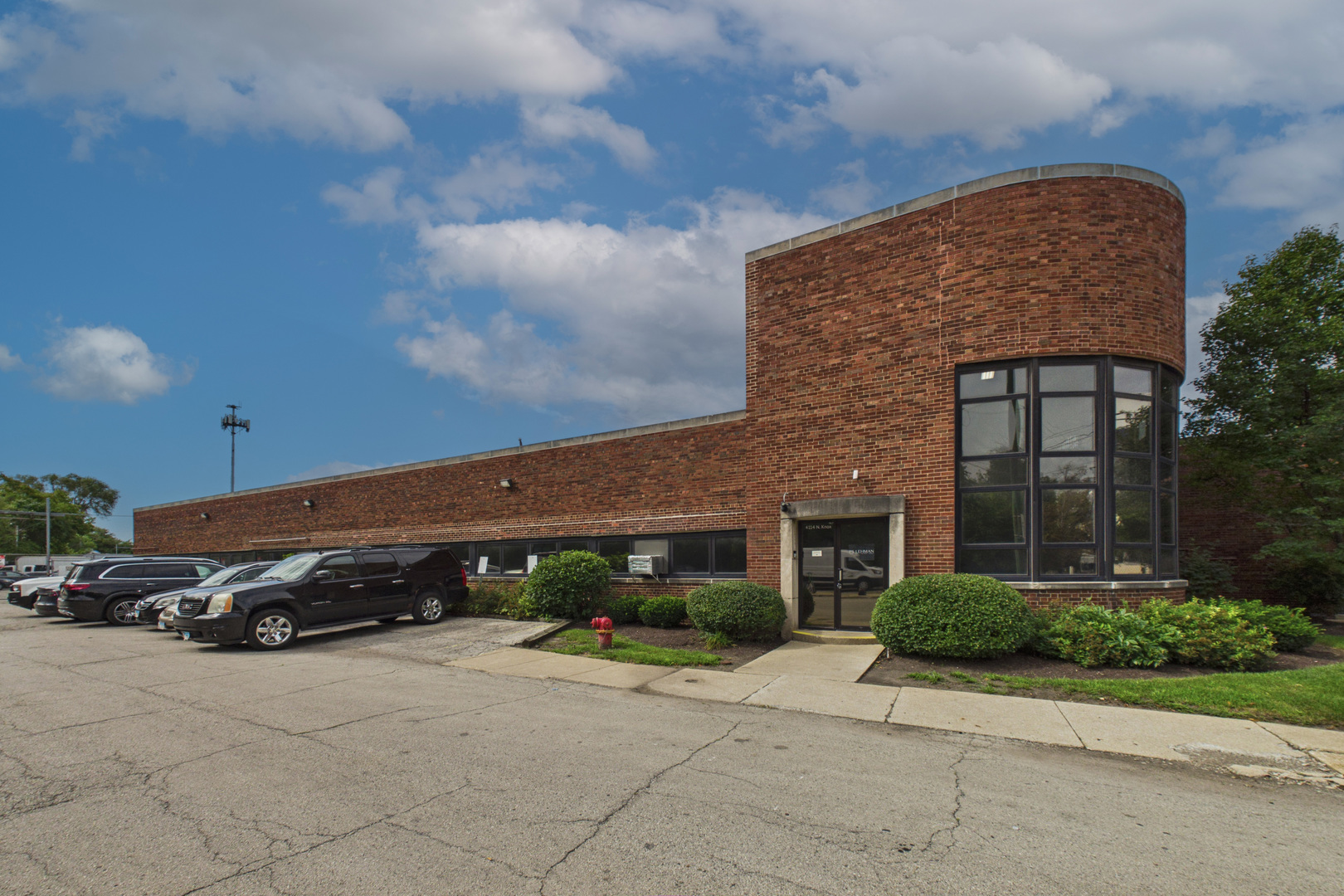 4114 N Knox Avenue Property Photo 1