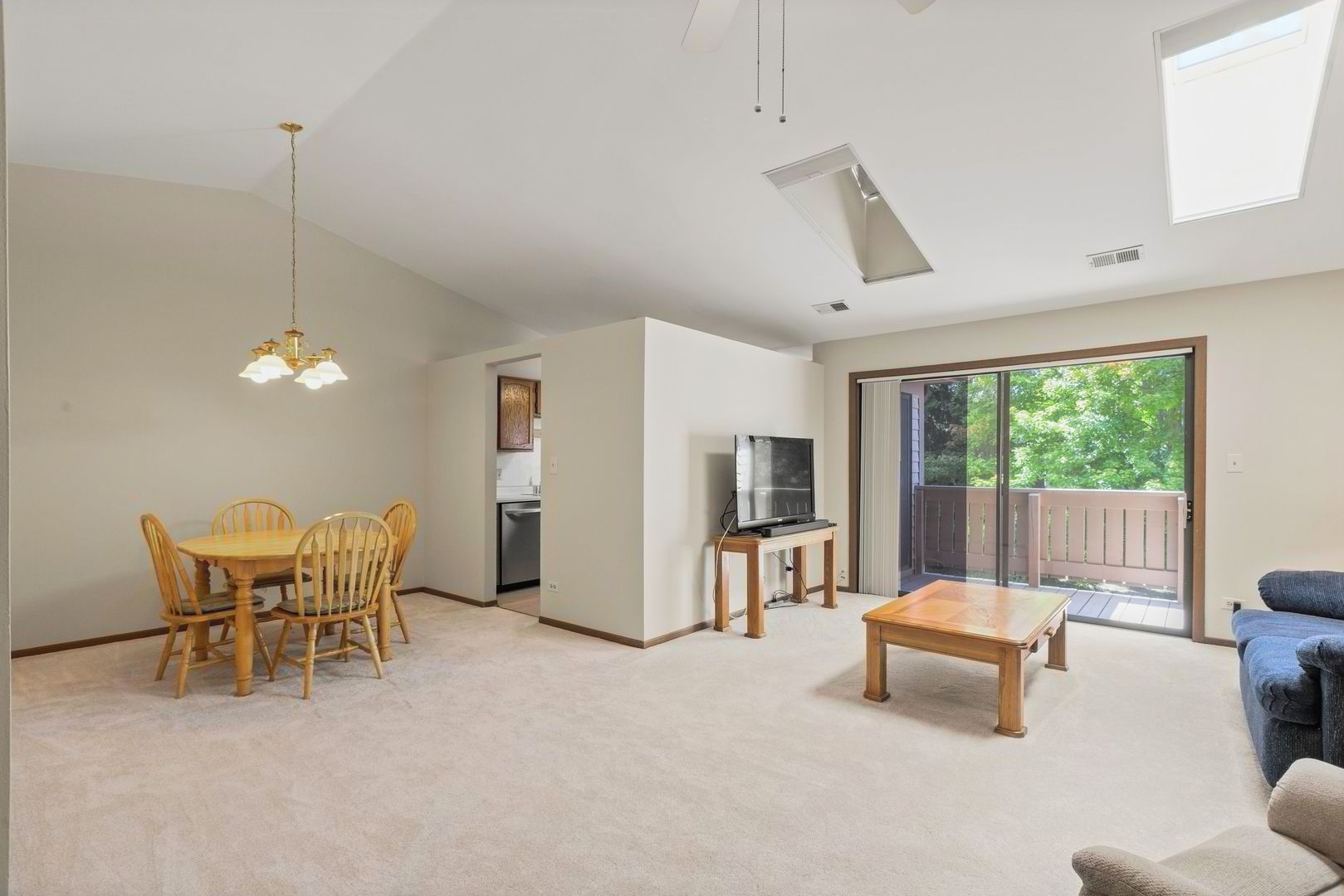 1410 W Partridge Lane 6 Property Photo 3