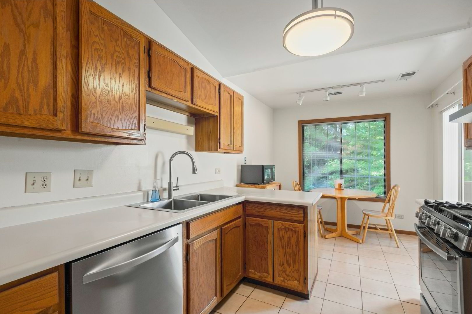 1410 W Partridge Lane 6 Property Photo 10