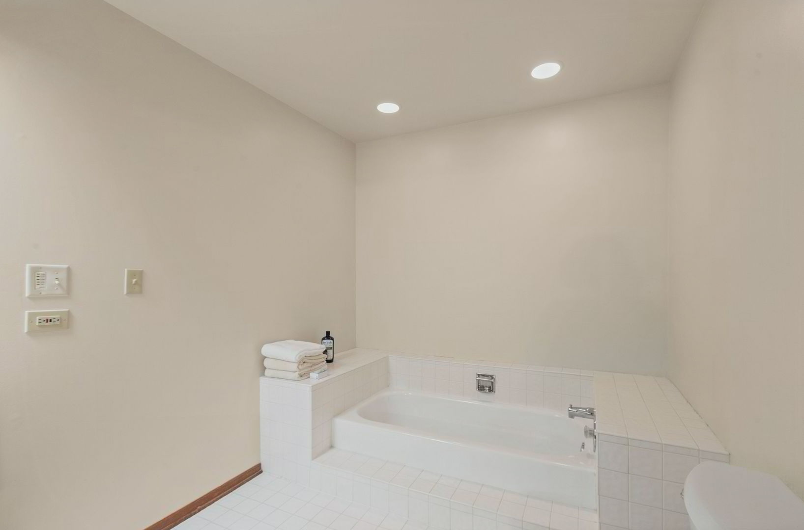 1410 W Partridge Lane 6 Property Photo 17