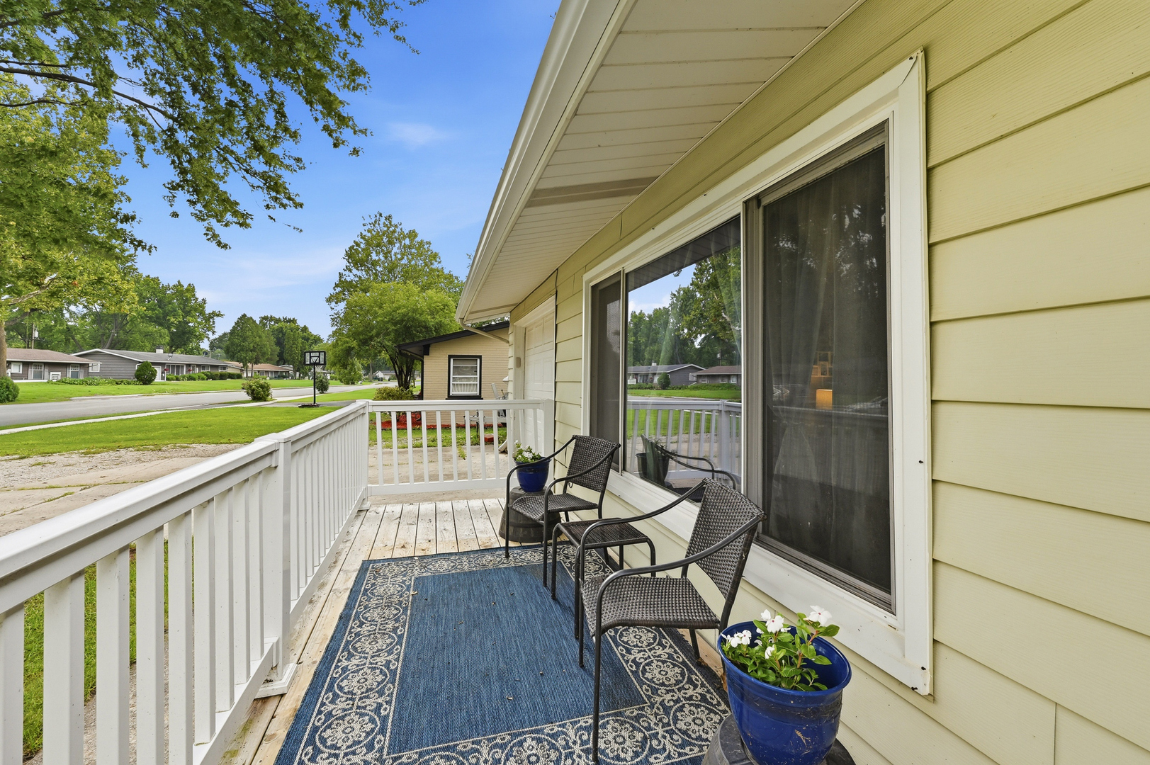 16 Greenbriar Drive Property Photo 2