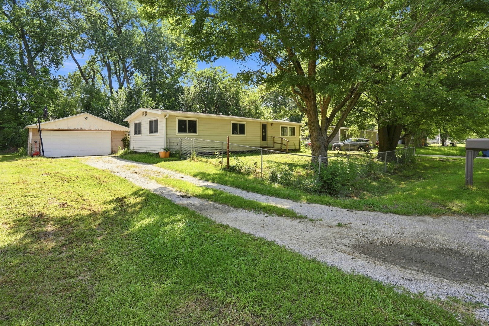7425 25th Street Property Photo 2